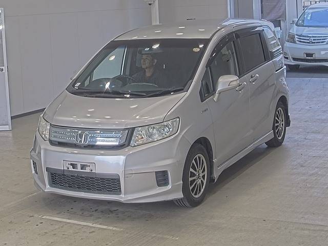 1784 HONDA FREED SPIKE GP3 2012 г. (ARAI Oyama)